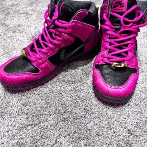 Nike Women's Vibrant Pink and Black Sneakers